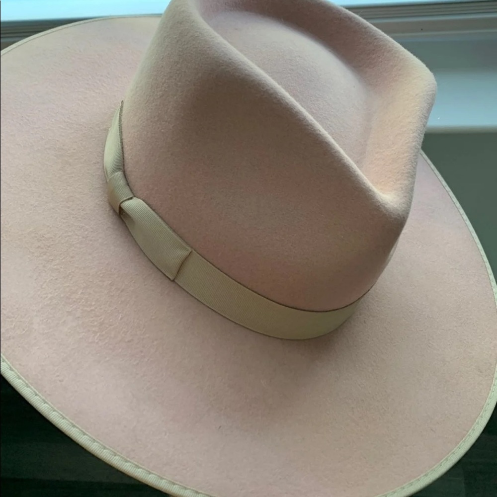 Lack of color Hat